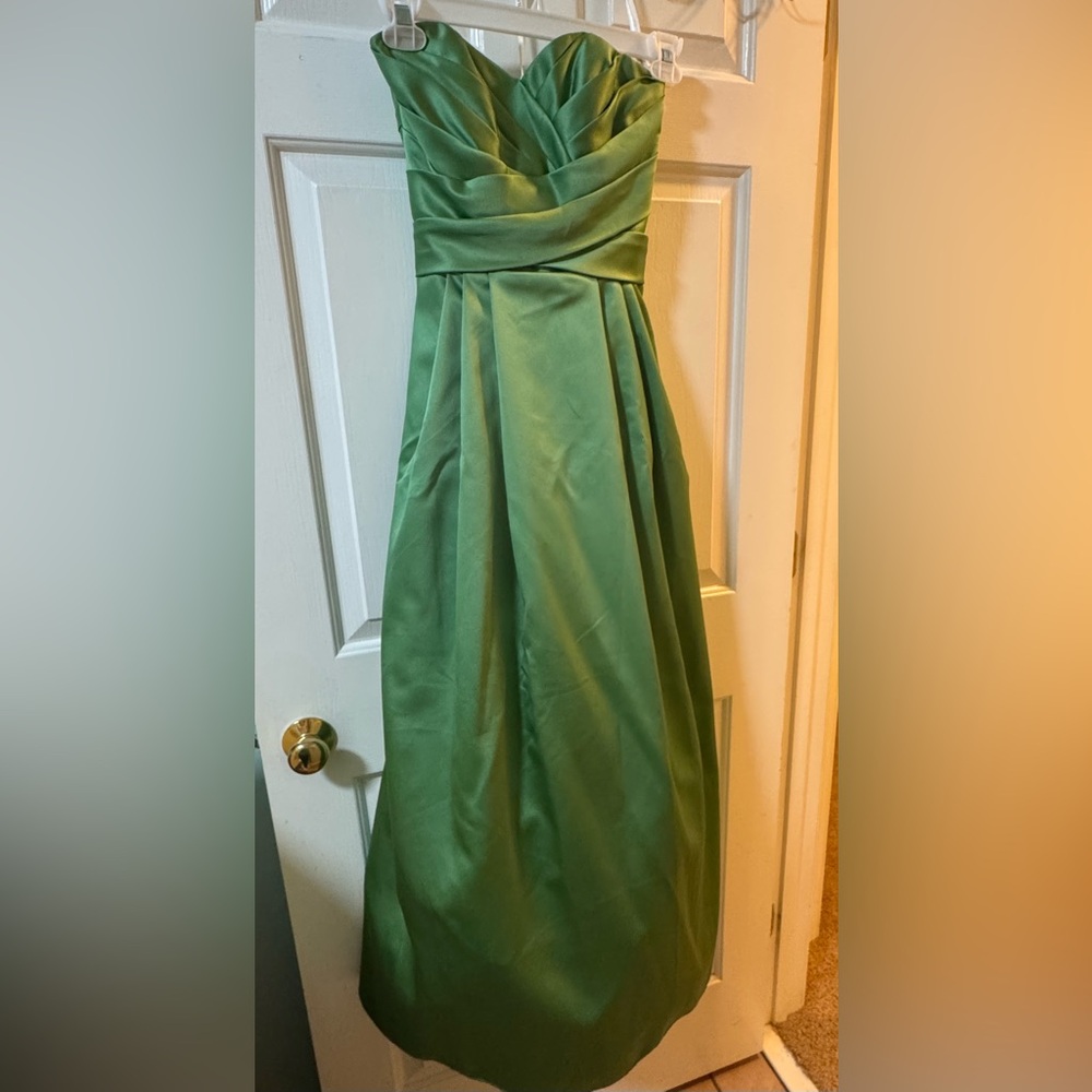 David's Bridal Strapless Bridesmaid Dress / Size 4 - Picture 6 of 13
